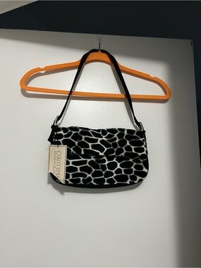 Black & White Giraffe-Print Shoulder Bag